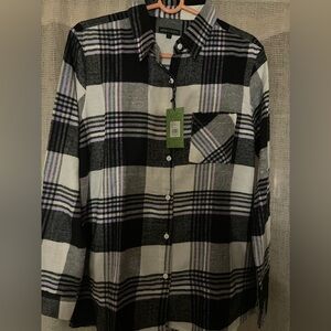 NWT Women’s Long Sleeve Woven Plaid Shirt